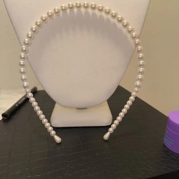 Chic Classic Faux Pearl Beaded Headband 👑 - Picture 6 of 9